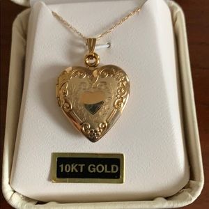 10k heart locket